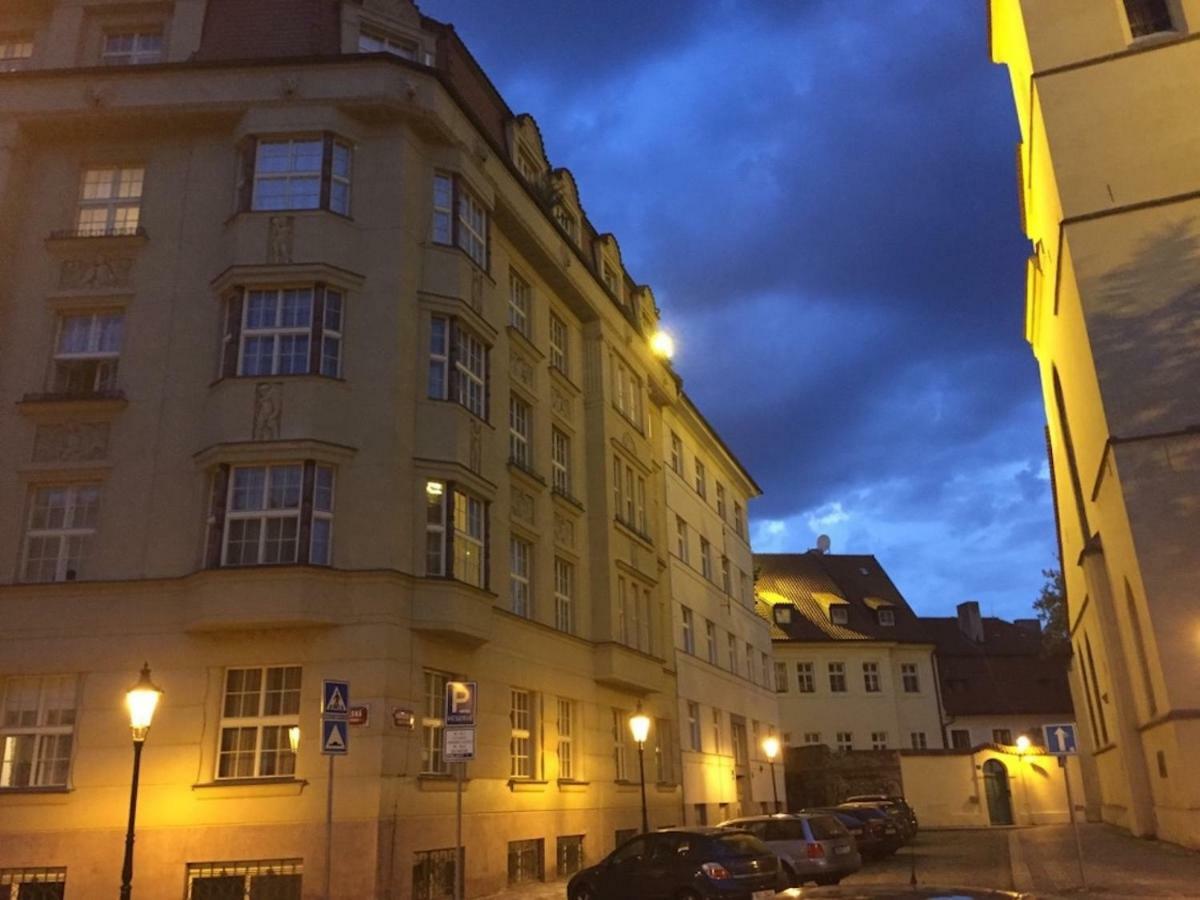 Spacious Elegance In The Heart Of Old Town Prag Dış mekan fotoğraf