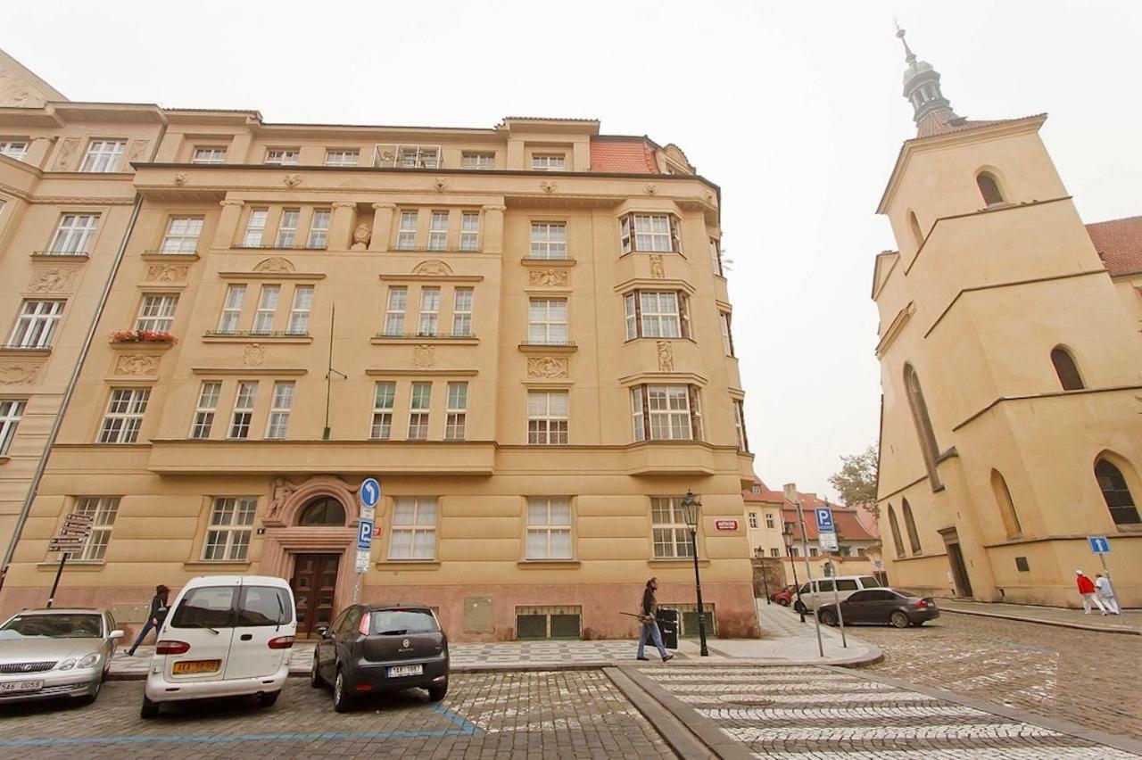 Spacious Elegance In The Heart Of Old Town Prag Dış mekan fotoğraf